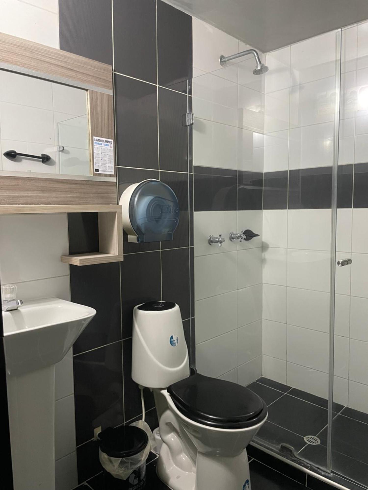Hotel Escorial Ibague Bagian luar foto